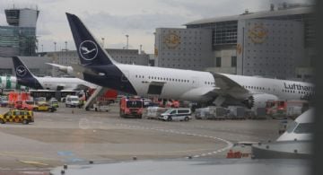 Colapsa el tren de aterrizaje delantero de un avión de Lufthansa en Fráncfort; hay varios heridos