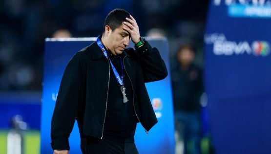 Reportan que Efraín Juárez decidió no continuar como DT de los Pumas por diferencias con la directiva