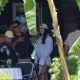 Dua Lipa y Callum Turner llegan a la capital de Sicilia previo a la fiesta de tres días por su boda