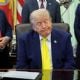 Trump cumplirá 80 años en medio de cuestionamientos sobre su estado de salud
