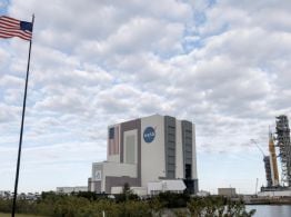 Fuga de aire en la Estación Espacial Internacional obliga a astronautas a refugiarse por dos horas