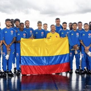 Colombia viaja al Mundial en medio de polémica: caras largas en visita a Petro y desaire de James