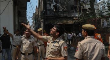 Incendio en hotel de Nueva Delhi deja 21 muertos y 26 lesionados; hay extranjeros entre las víctimas