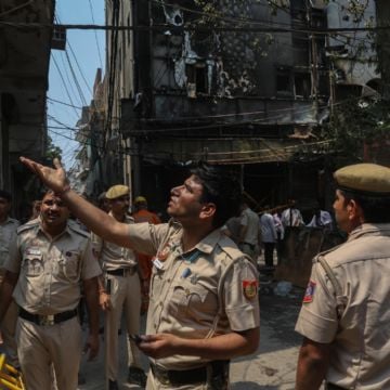 Incendio en hotel de Nueva Delhi deja 21 muertos y 26 lesionados; hay extranjeros entre las víctimas