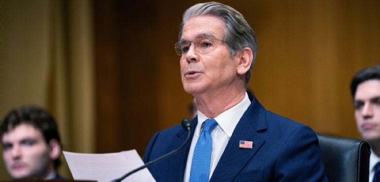EU emite aviso a bancos para identificar cuentas de migrantes tras orden ejecutiva de Trump
