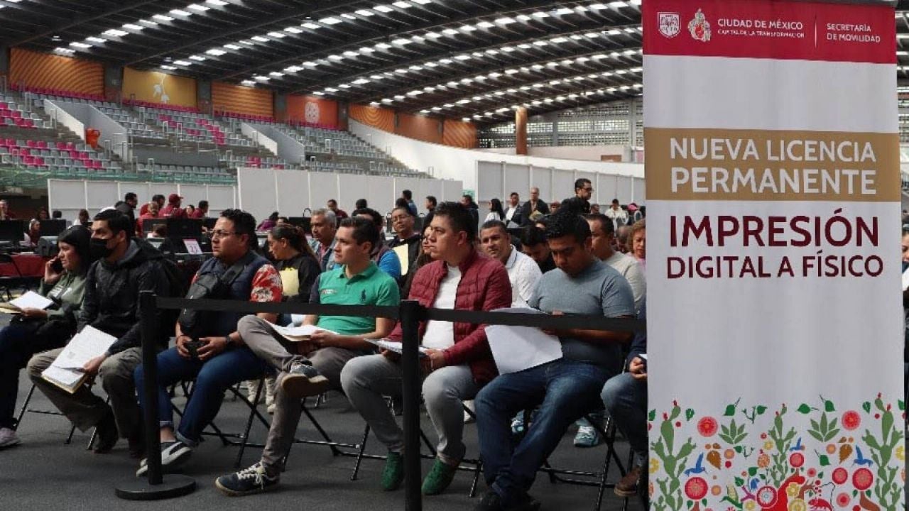 Semovi de CDMX suspende trámites de control vehicular por fallas en la plataforma