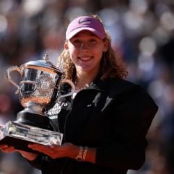 ¡Viva la reina! Mirra Andreeva, de 19 años, gana su primer Grand Slam y es la campeona más joven de Roland Garros desde Monica Seles