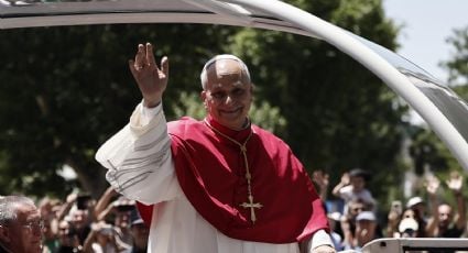El papa León XIV confiesa que es aficionado del Real Madrid durante su vuelo a España; en su gira visitará el Santiago Bernabéu