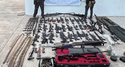 Encuentran fusil Barret, lanzagranadas y ametralladoras antiaéreas en una camioneta abandonada en Badiraguato