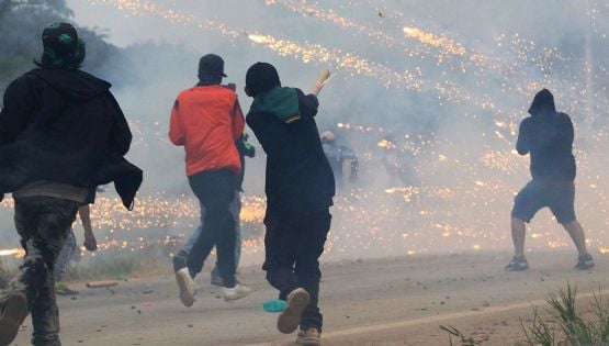 Crisis en Bolivia: enfrentamientos por bloqueos carreteros dejan 35 lesionados