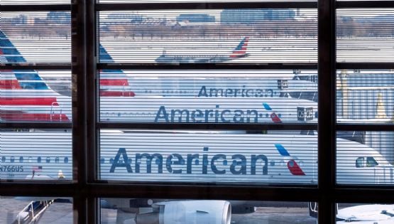 Conflicto en Irán eleva el costo del combustible y puede provocar cierre de aerolíneas, advierte líder del sector