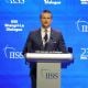 Pete Hegseth advierte a Europa de "invasión" de migrantes en discurso sobre el "Día D"