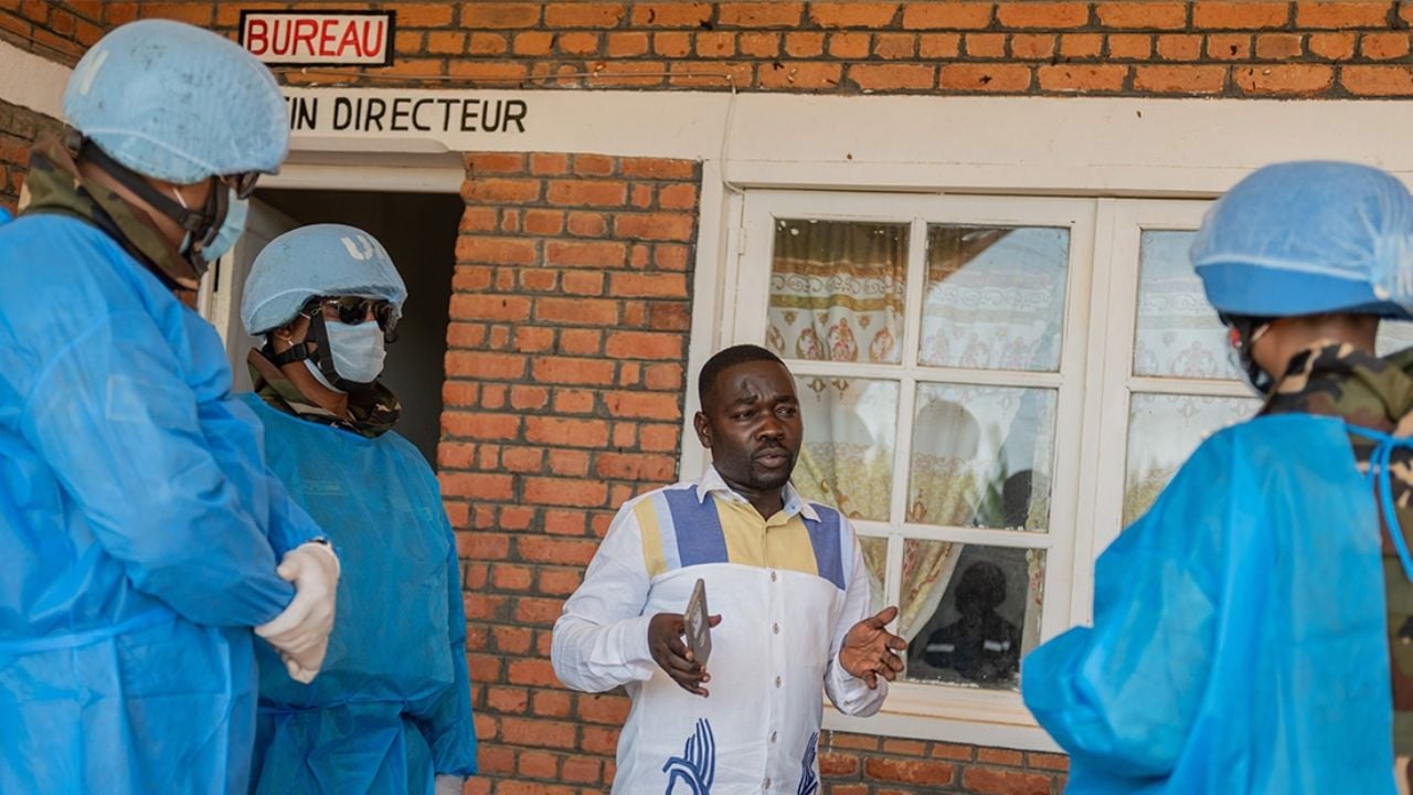 Brote de ébola en el Congo: personal de salud mantiene la ba