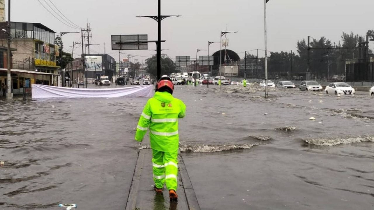 Lluvias intensas provocan inundaciones y caos vial en varias