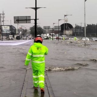 Lluvias intensas provocan inundaciones y caos vial en varias zonas de la Ciudad de México