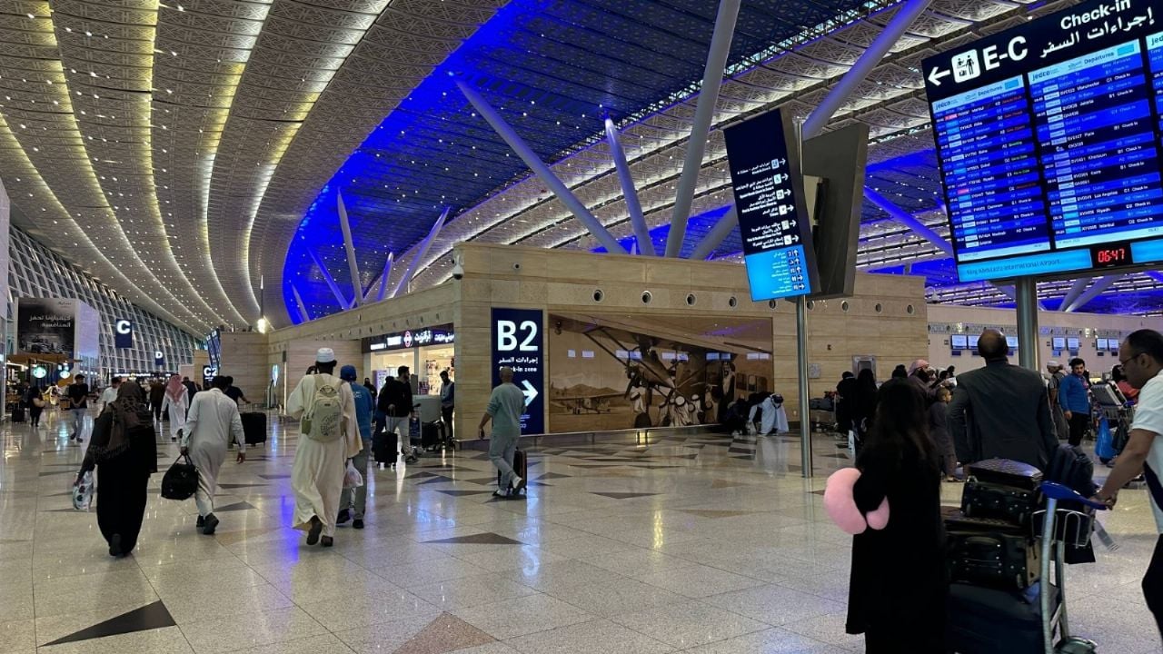Irán suspende todos sus vuelos hasta nuevo aviso tras interc