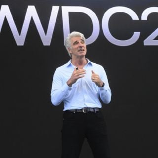 "Van a toda prisa sólo por hacerlo": portavoz de Apple critica la carrera tecnológica de la IA