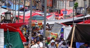 Paro de la CNTE: maestros protestan afuera de medios de comunicación en la CDMX