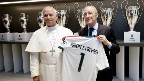 El papa León XIV visita el Santiago Bernabéu tras declararse fan del Real Madrid: impide que Florentino Pérez le bese la mano