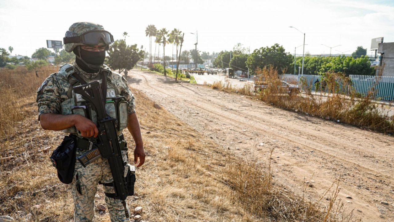 Explota vehículo en Escuinapa, Sinaloa, previo a la llegada 