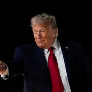 Trump amaga con represalias contra Irán por derribar un helicóptero en el estrecho de Ormuz