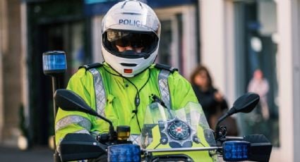 Sujeto ataca con arma blanca a una persona en Irlanda del Norte; le provoca lesiones en los ojos y la deja en estado grave
