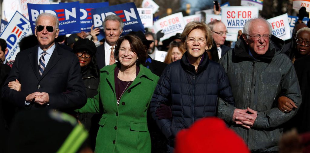 Candidatas demócratas Elizabeth Warren y Amy Klobuchar. Reuters