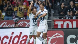 Juan Ignacio Dinenno celebra su doblete ante Toluca. (Foto: Mexsport)