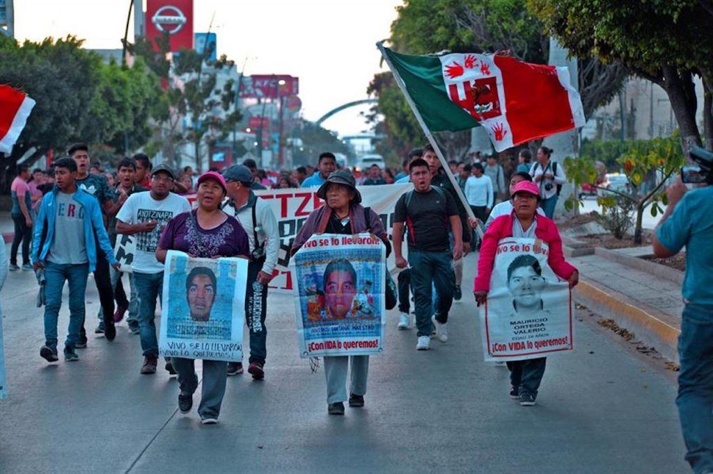 Ayotzinapa-desalojo-chiapas-padres-43-exigen
