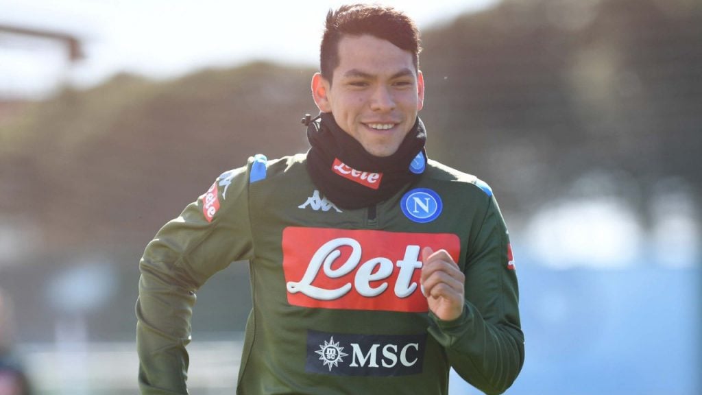 Hirving Lozano, durante una práctica con el Napoli