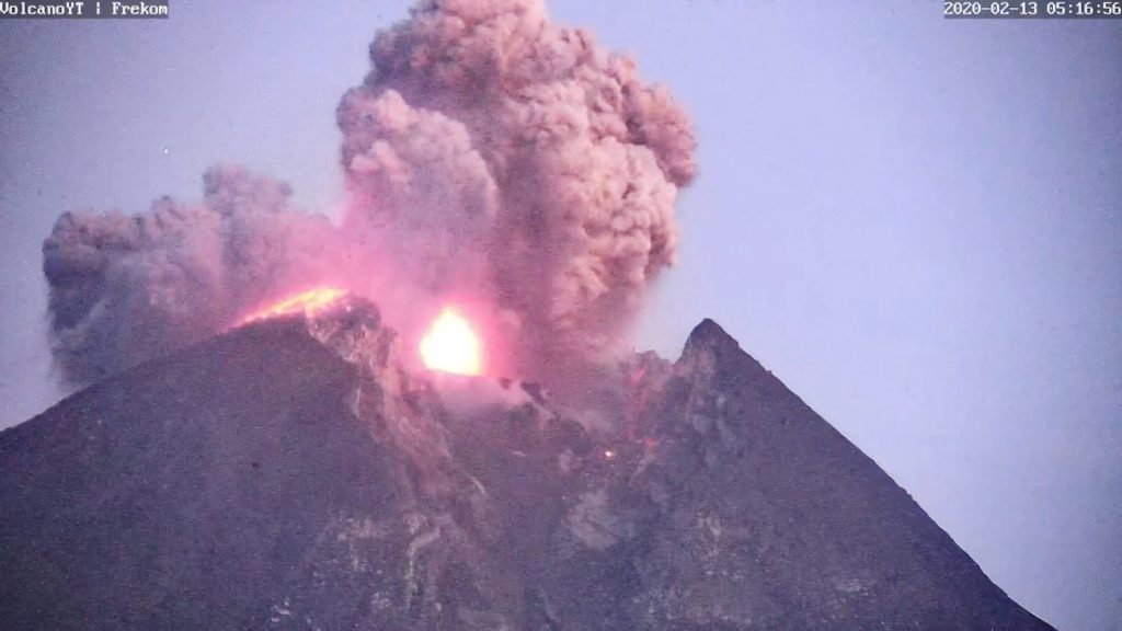 Erupción del volcán Merapi en Indonesia