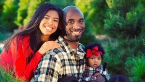 Kobe Bryant con dos de sus hijas