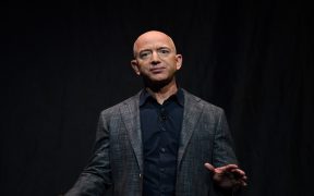 Jeff Bezos dejará el cargo de CEO de Amazon