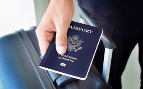 Hispano-nacido-Texas-recibe-pasaporte-tras-demandar-gobierno-federal