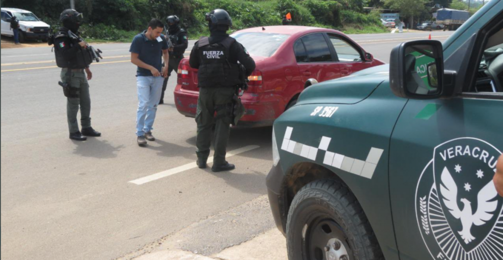 Detienen a 5 personas en Veracruz tras quema de vehículos en municipios del sur