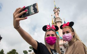 Disneyland París cierra nuevamente por restricciones de Covid