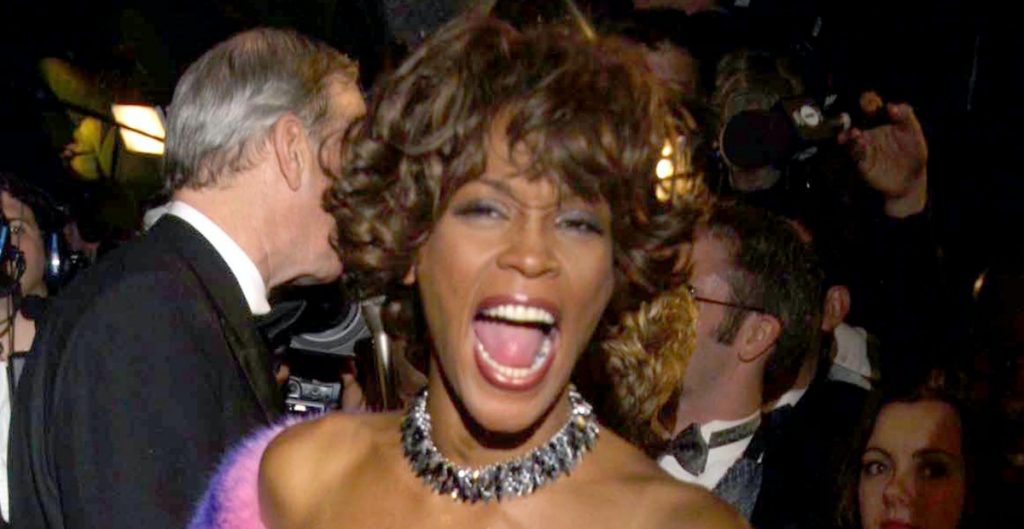 A ocho años de su muerte, Whitney Houston rompe récord y gana tercer disco de diamante
